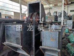 可以在斗式提升机价格表料斗的前后面板之间增